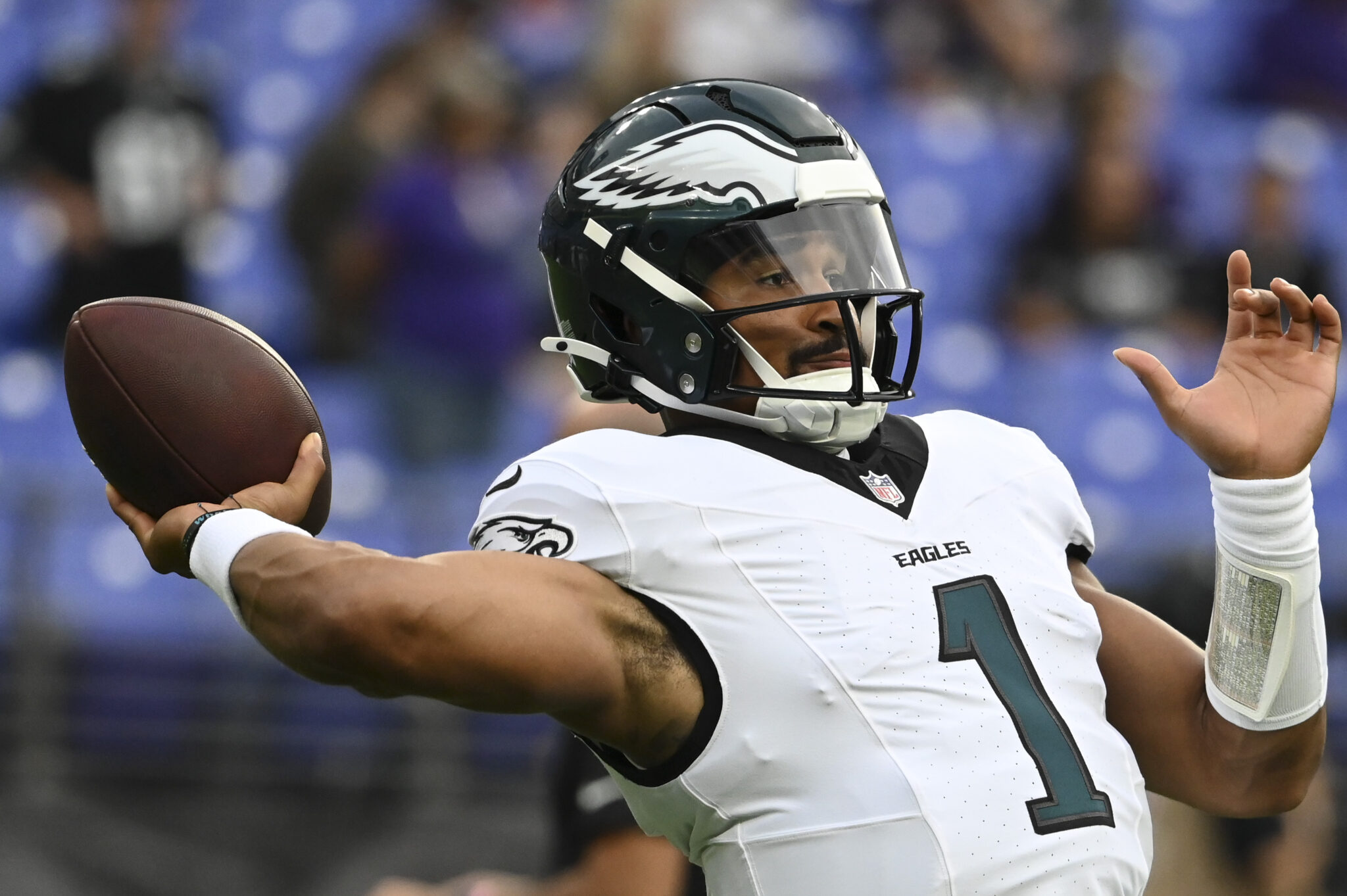 Jalen Hurts: OveUnder Set at 3,525 Passing Yards, 21.5 Passing