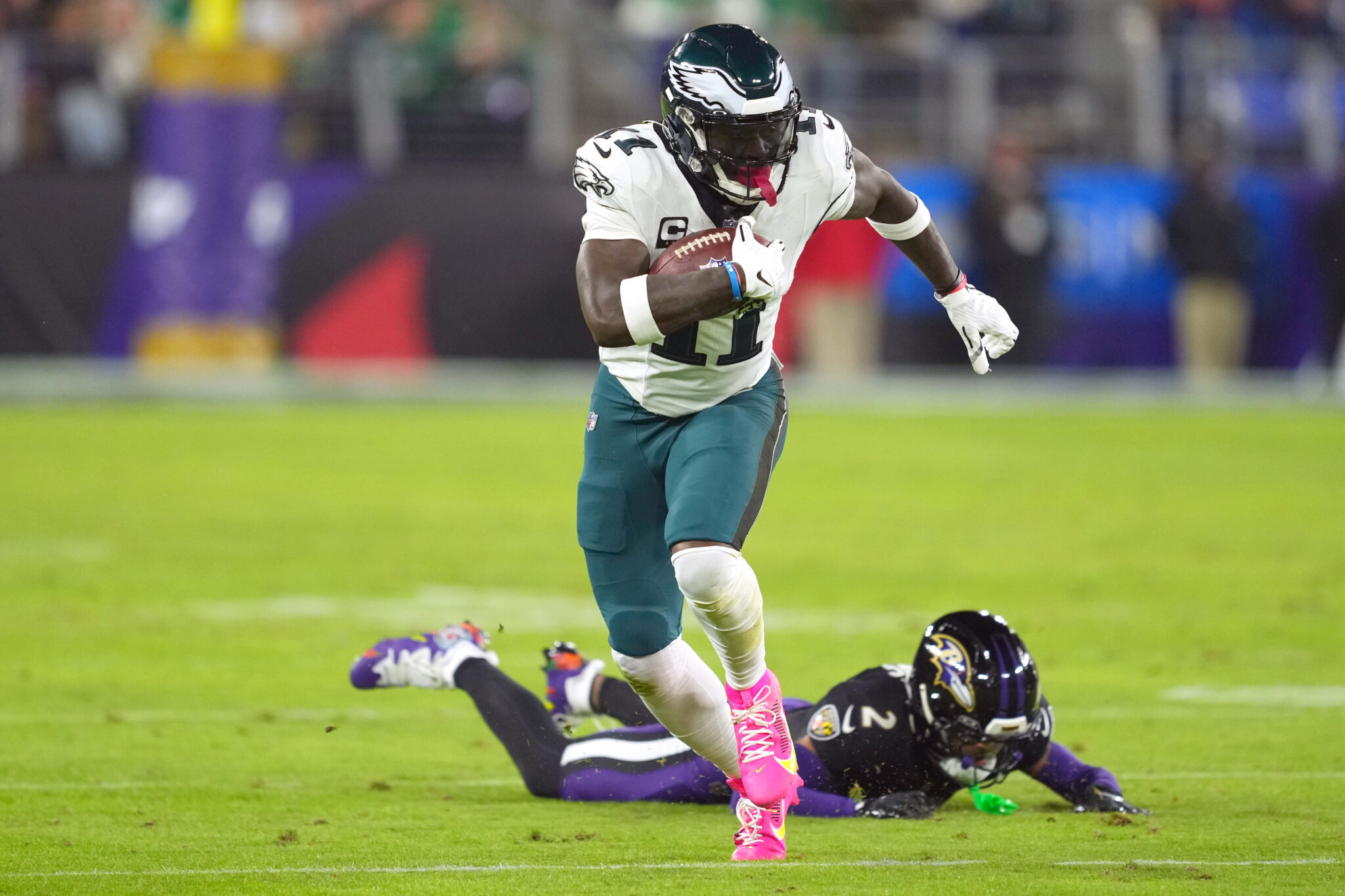 the-odds-and-trends-for-eagles-vs-steelers-crossing-broad