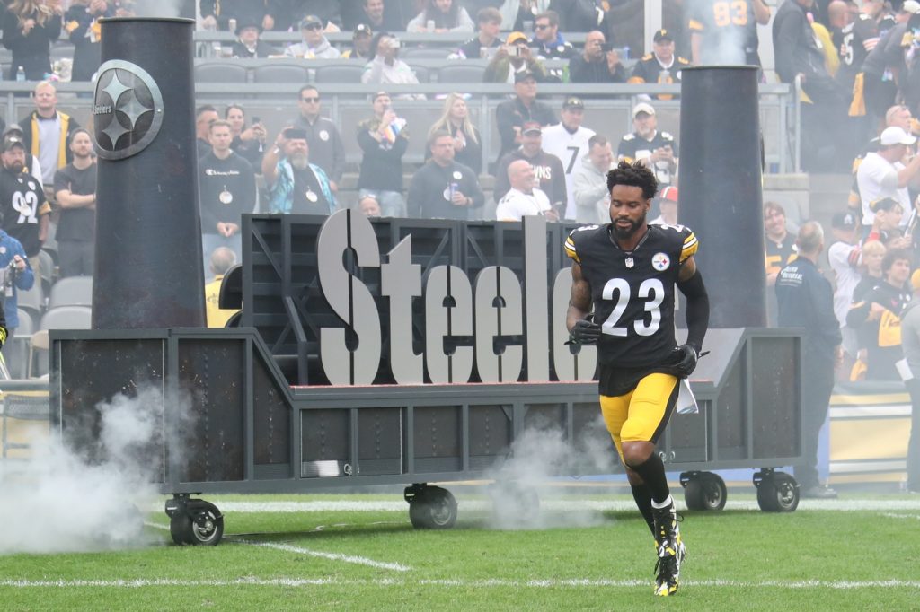 Oct 12, 2025; Pittsburgh, Pennsylvania, USA; Pittsburgh Steelers cornerback Darius Slay (23) takes the field against the Cleveland Browns at Acrisure Stadium.