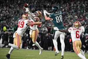 Jan 11, 2026; Philadelphia, PA, USA; San Francisco 49ers linebacker Eric Kendricks (43) blocks a pass intended for Philadelphia Eagles tight end Dallas Goedert (88) during the fourth quarter in an NFC Wild Card Round game at Lincoln Financial Field.