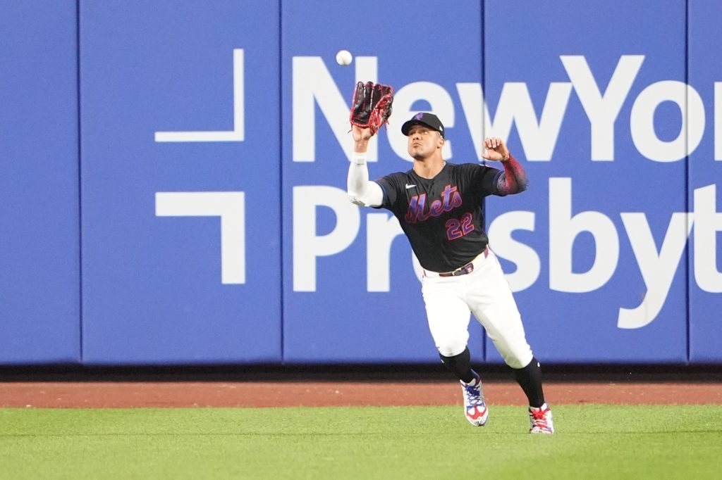 May 29, 2026; New York City, New York, USA; New York Mets left fielder Juan Soto (22) catches Miami Marlins shortstop Otto Lopez (6) (not pictured) sacrifice fly ball during the seventh inning at Citi Field.