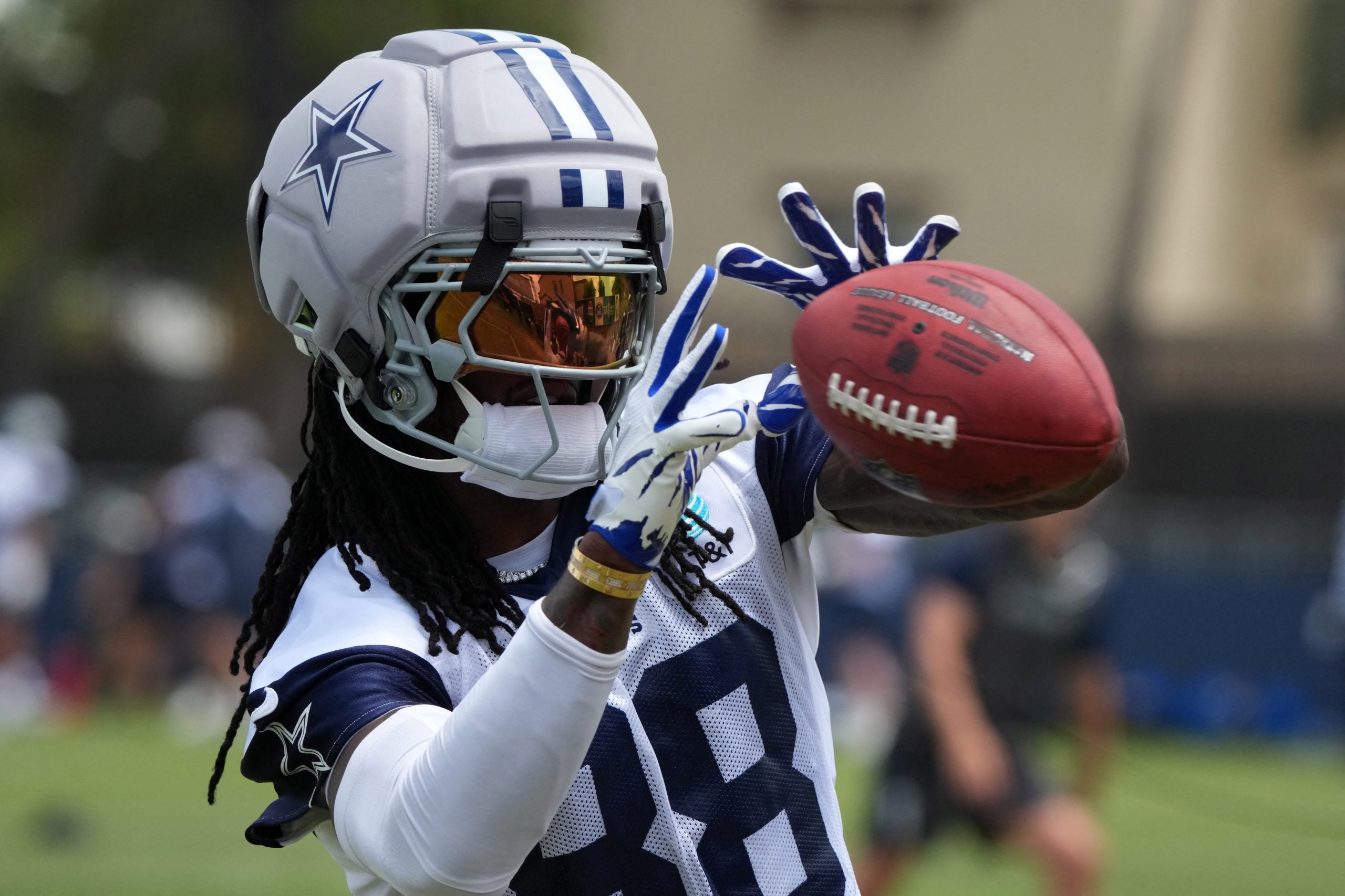 CeeDee Lamb Debuts New Beekeeper Look at Cowboys Training Camp ...