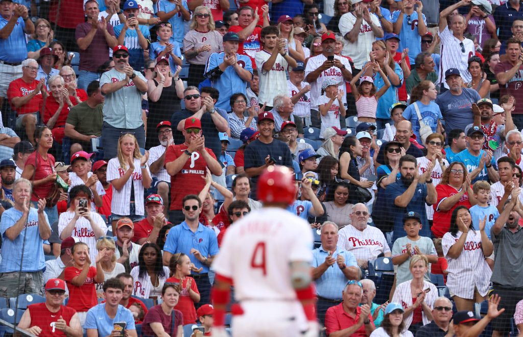 Aug 4, 2026; Philadelphia, Pennsylvania, USA; Fans give Philadelphia Phillies second baseman Luis Arraez (4) a standing ovation as he comes to the plate during the first inning against the Washington Nationals at Citizens Bank Park.