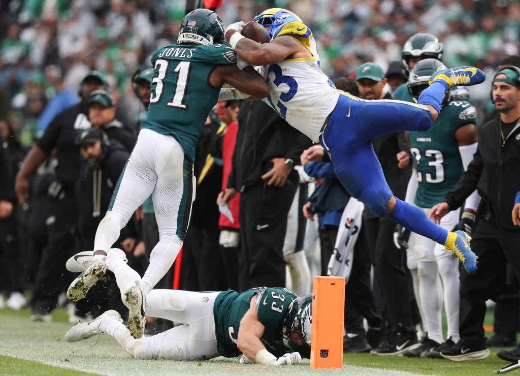 Jon Jones Eagles Rams