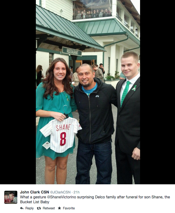 Shane Victorino Gives Phillies Jersey to Bucket List Family Who Lost  Their Newborn - Crossing Broad