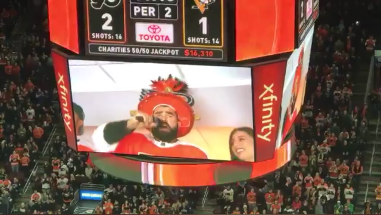 Jason Kelce Got The Crowd Fired Up At The Flyers Game Tonight