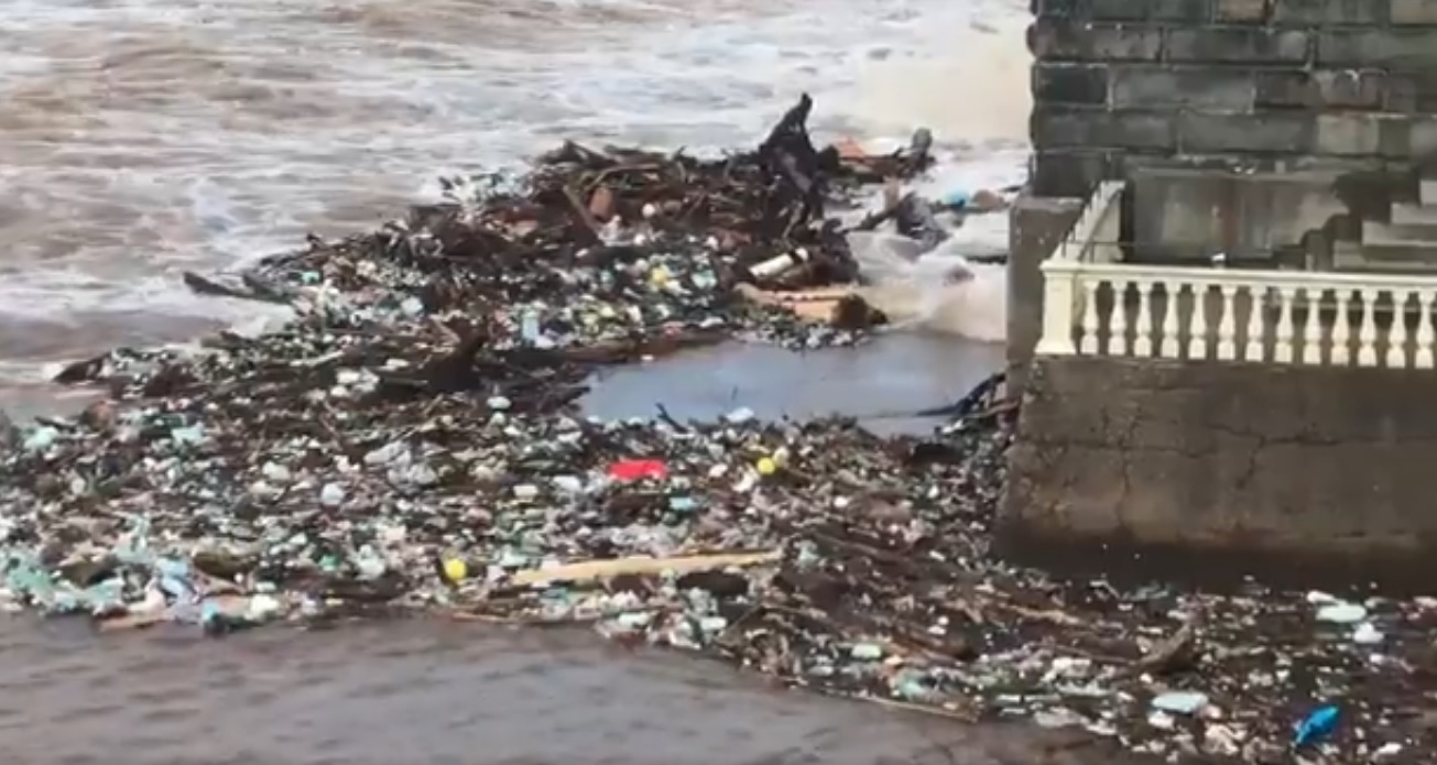 The Recent Rain Storms Turned the Schuylkill River into a Floating Garbage Dump