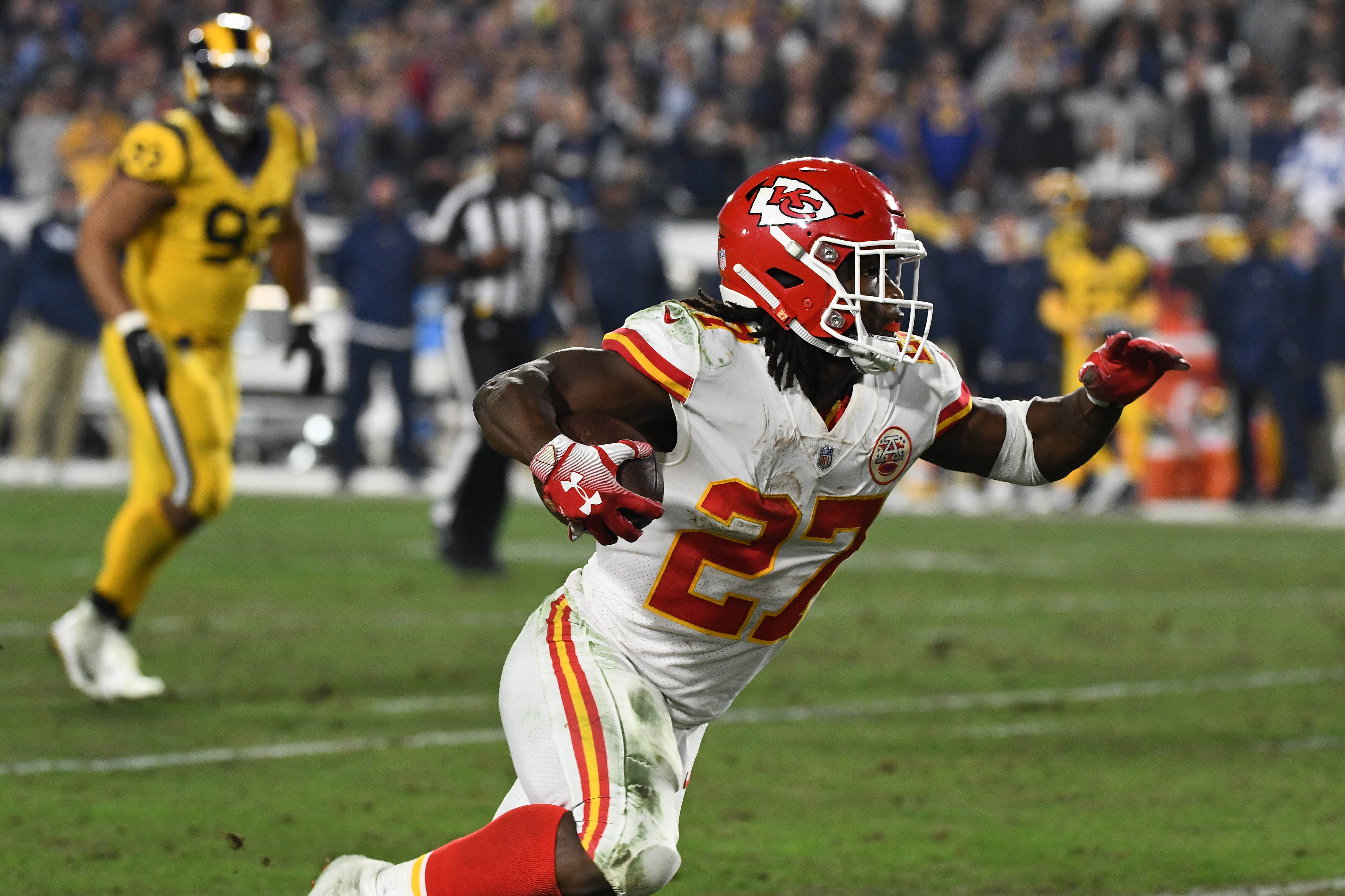 Kareem Hunt to the Eagles – Yes or No?