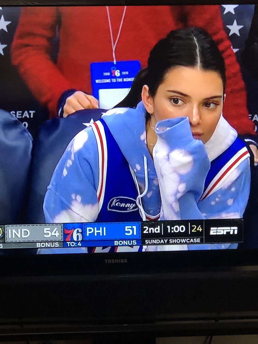 Kendall Jenner’s Personalized Sixers Jersey Says “Kenny”