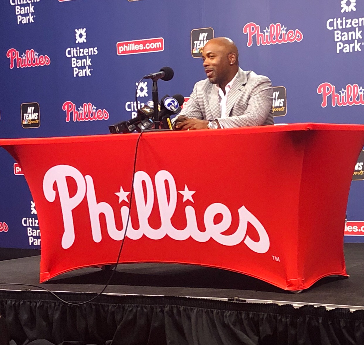 Here are the Highlights of Jimmy Rollins Retirement Night