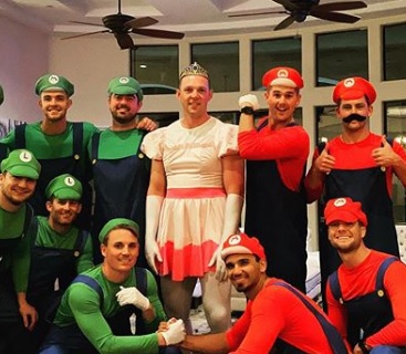 Rhys Hoskins Dressed as Princess Toadstool for His Bachelor Party