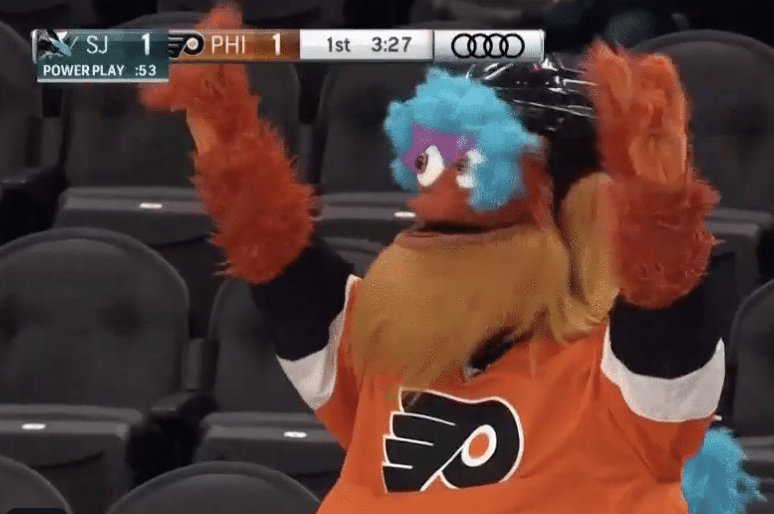 Gritty Showed His Support For The Phillie Phanatic Tonight