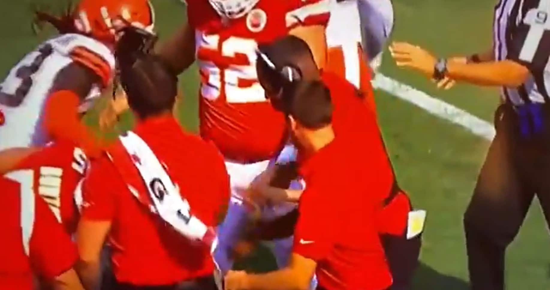 Former Eagles Wide Receiver Greg Lewis In Sideline Scuffle With Browns Safety