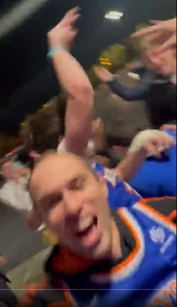 Knicks Fans Celebrate BIG Victory over Sixers’ Bench
