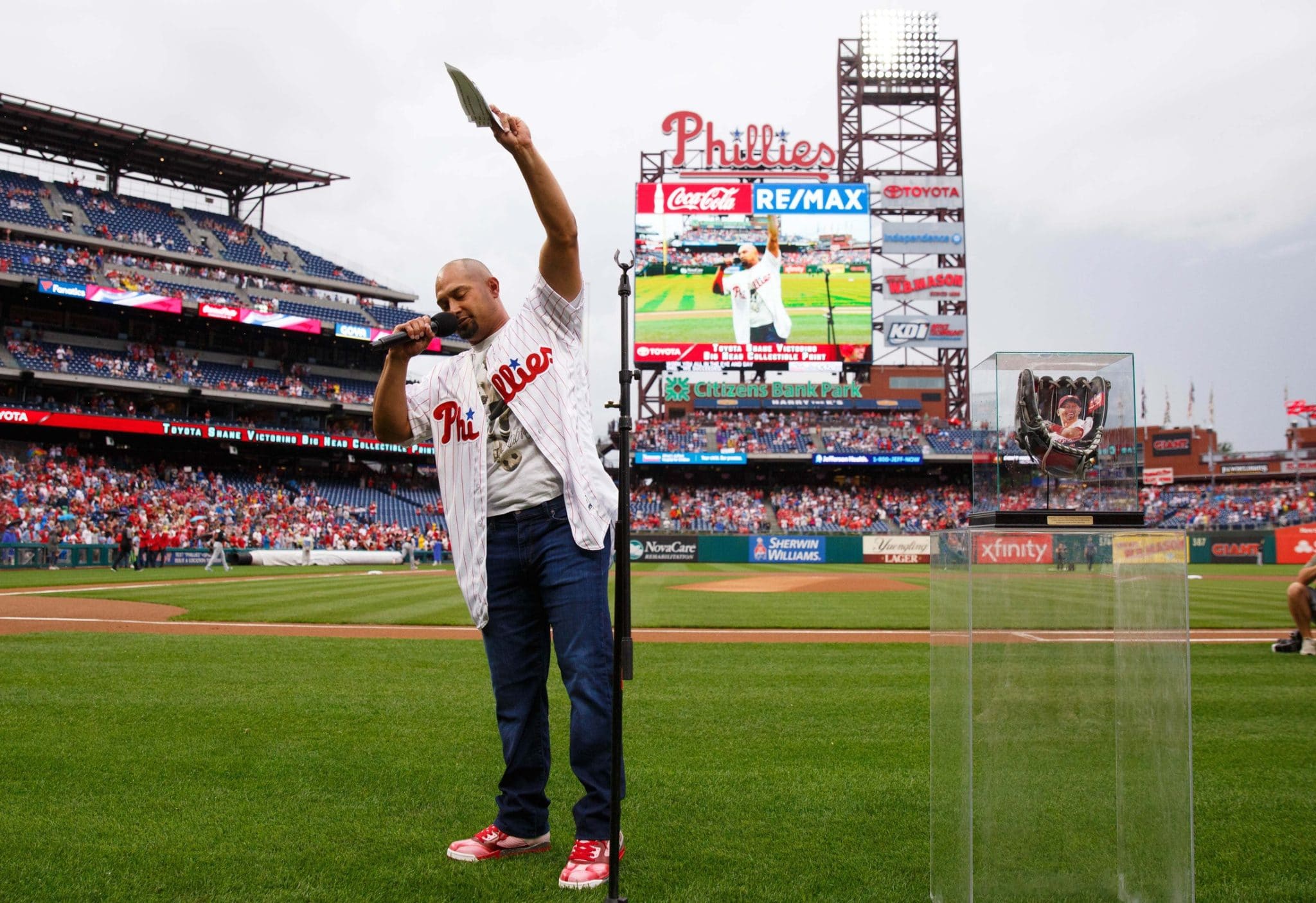 Did Shane Victorino Throw His Hat in the Ring for Kevin Frandsen’s Replacement?