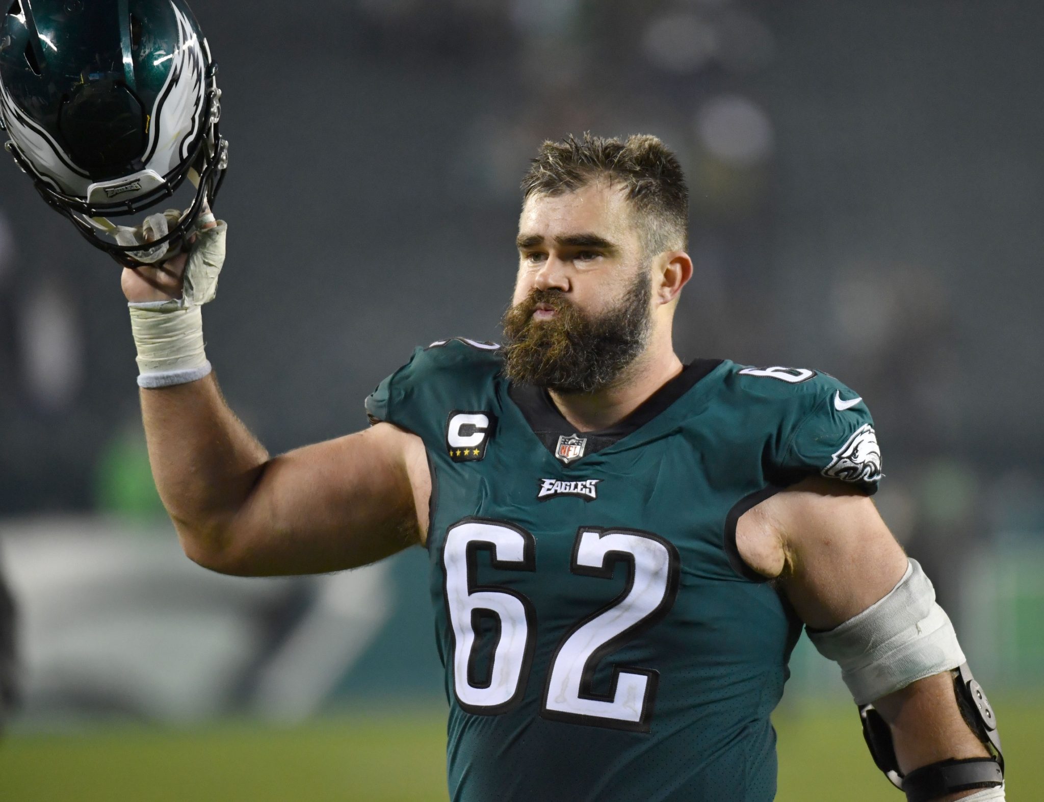 Report "Indications" that Jason Kelce Will Not Retire, and Return to Eagles in 2022 Crossing