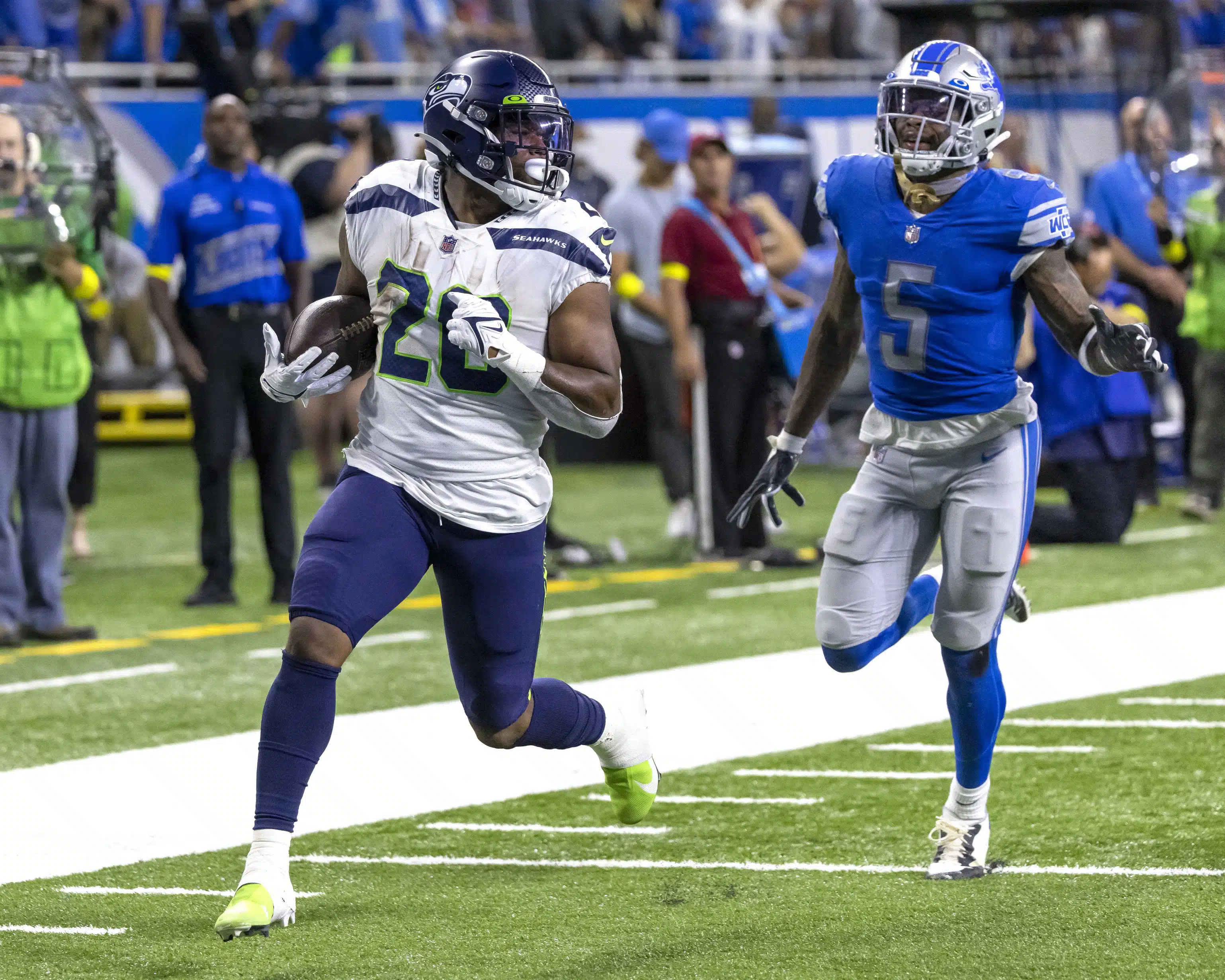Eagles Signing Rashaad Penny Crossing Broad