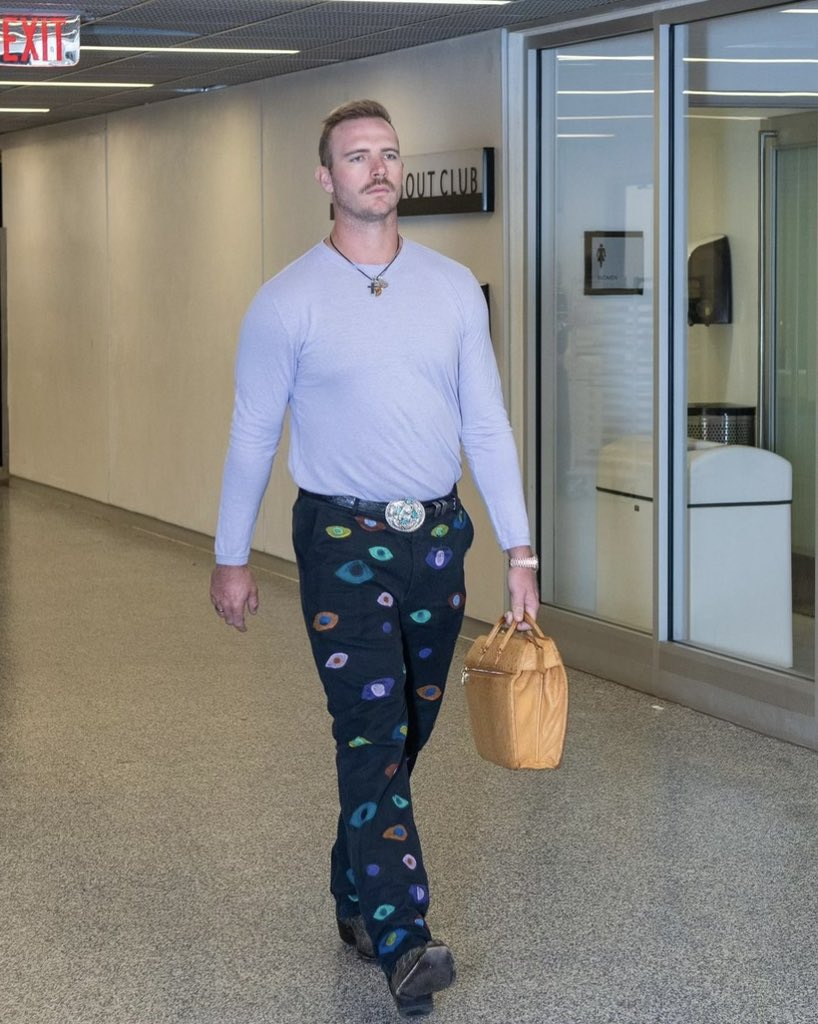 What the Hell is Pete Alonso Wearing?