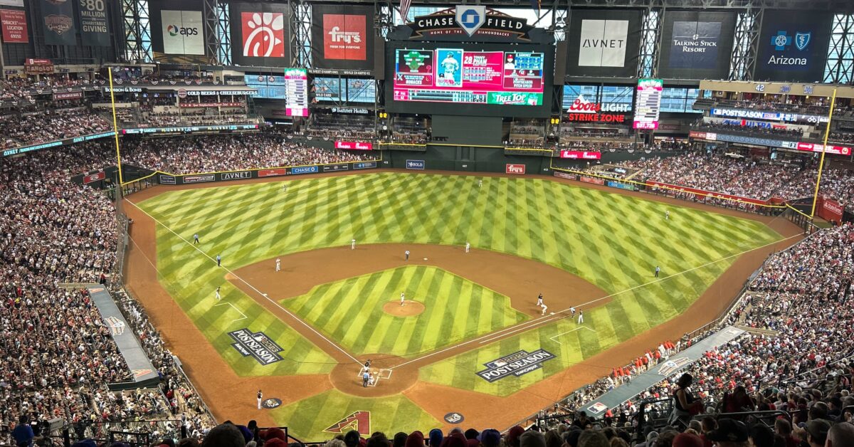 Apparently Phoenix Does Have Diamondbacks Fans A Chase Field